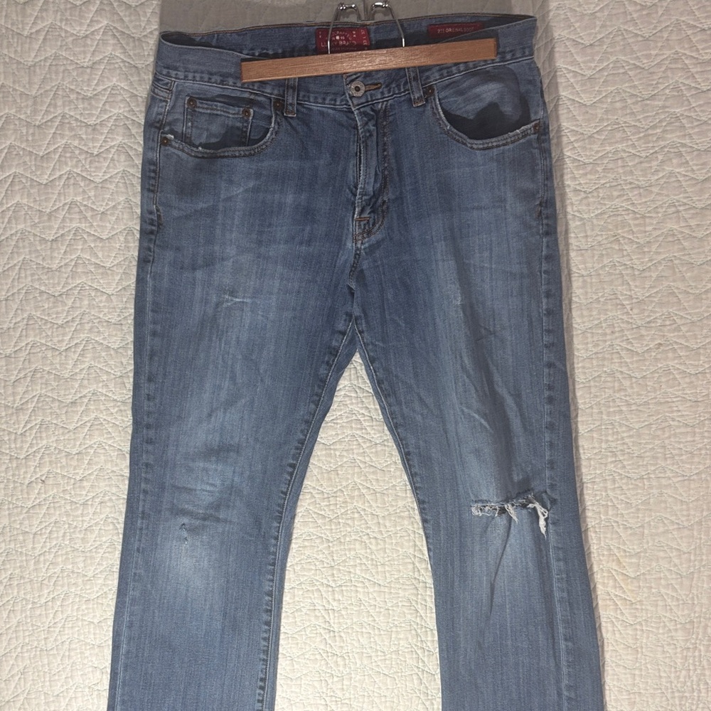 Lucky Brand Men's 221 Original Boot Jeans with Distressed Knee